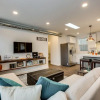 Отель Pet Friendly And Room For 7! Large Common Areas To Converse And Connect 3 Bedroom Apts by RedAwning, фото 7