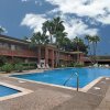 Отель Best Western Palm Aire Motor Inn & Suites в Уэслаке