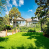 Отель East Ashley Home 4 Bedrooms 3 Bathrooms Home, фото 1