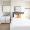 Отель Host Stay Clifton Studio 4, фото 4