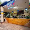 Отель Shoestrings Backpackers & Bar, фото 1