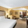 Отель La Quinta Inn & Suites by Wyndham Hot Springs, фото 20
