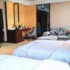 Отель World Crown Hotel Liuzhou, фото 21