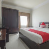Отель OYO 1114 Hotel Denpasar Makassar, фото 21