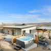 Отель Desert Ridge - Hot Tub, Fire Pit, Bbq, Out Door Shower & Incredi 2 Bedroom Home by RedAwning, фото 20