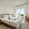 Отель Luxurious First Floor Apartment Sleeps 4, фото 11