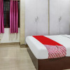 Отель OYO 82214 Gayatri Guest House, фото 1