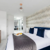 Отель Elliot Oliver - 2 The Old Surgery: Stunning 4 Bedroom Home With Parking In Cheltenham, фото 4
