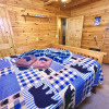 Отель New Song Appalachian Chink Style Cabin features Foosball and Air Hockey Table by RedAwning, фото 9