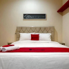 Отель RedDoorz @ Tebet Barat 2, фото 8