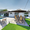 Отель Mid Century Modern Home 3 Bedrooms 2 Bathrooms Home, фото 14