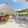 Отель Secret Garden Oasis 3BR Penthouse, фото 22