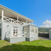 Отель Hampton on Apollo - Ocean Mountain View Creekside Retreat Pet Friendly Free EV Charger Fireplace Woo, фото 21