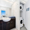Отель Contemporary Apartment Living, фото 4