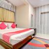 Отель OYO 69852 De Classico Hotel, фото 2