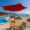 Отель Beachfront Grand Venetian condo, фото 16