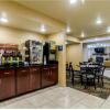 Отель Cobblestone Inn & Suites - Cambridge, фото 21