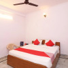 Отель OYO 14185 Laxmi Yellow Guest House, фото 5