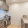 Отель Premium Brand New Central Apt - Carpark, фото 10
