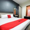 Отель RedDoorz near Moro Mall Purwokerto, фото 8