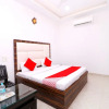 Отель OYO 43845 Hotel Red Velvet Inn, фото 13