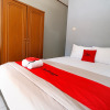 Отель RedDoorz Plus @ Karet Pedurenan 3, фото 2