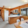Отель Jade Parrot - Snells Beach Holiday Home, фото 6