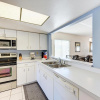 Отель Gulf Breeze Ami-2bd-2ba-condo-private Beach Access-heater Pool-water Views From Every Window, фото 4