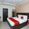 Отель OYO 15098 hotel crystal, фото 7