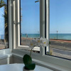 Отель Worthing Beach 180 - 2 bed Seafront With Parking, фото 27