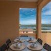 Отель Fantastico Baia de Bahas Residence Sea View 2 Bedroom Sleeps 6, фото 24