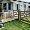 Отель Cosy, Quiet Static Caravan, Mawgan Porth, St Eval в Уэйдербридже