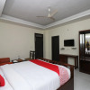 Отель The Classic By OYO Rooms, фото 14