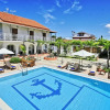 Отель Villa Paradiso: Near beach, superb pool and garden, фото 26