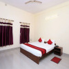 Отель OYO 9001 Hotel East West, фото 8