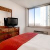 Отель Bluebird Suites near Newport Center, фото 23