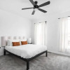 Отель CozySuites 3BD - Arsenal Heights Indy, фото 2