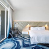 Отель W Residences 2 Bedroom Suite 2 Condo by RedAwning, фото 10