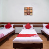 Отель OYO 166 Maanyag Pension House, фото 12