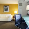 Отель Comfort Inn & Suites Baltimore Inner Harbor, фото 24