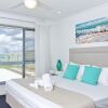 Отель Sentosa at Tugun Beachfront Holiday Home, фото 5