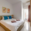 Отель Prime Location Apartment With Side Seaviews, фото 5