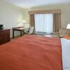 Отель Country Inn & Suites by Radisson, Topeka West, KS, фото 5