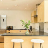 Отель The Putney Wonder - Dazzling 3bdr Flat With Garden, фото 12