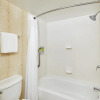Отель Holiday Inn Express & Suites I-26 & US 29 at Westgate Mall, фото 9