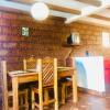 Отель Comfy 4 Bedroom Town House Garden Market Area, фото 7