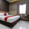 Отель RedDoorz Plus @ Tuparev Cirebon, фото 16