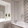Отель Premier Inn London Chiswick, фото 7