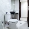 Отель 2 BR Best in Kelapa Gading Sherwood Apartment By Travelio, фото 9