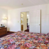 Отель Days Inn & Suites Lolo, фото 6